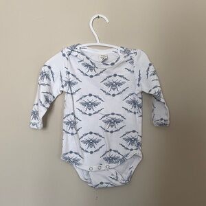 🌞 5/$25 Kate Quinn Cream and Blue Insect Print Bodysuit